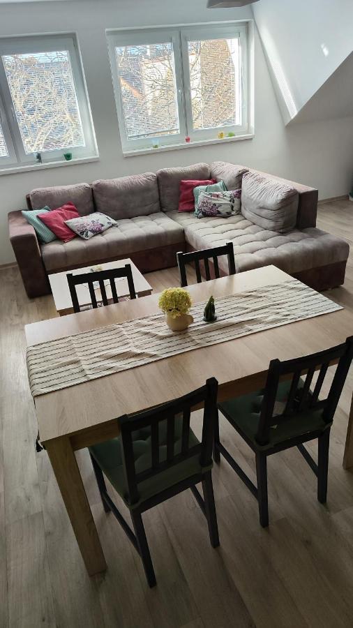 Ratiskovice Apartman Cafe U Kordulky מראה חיצוני תמונה