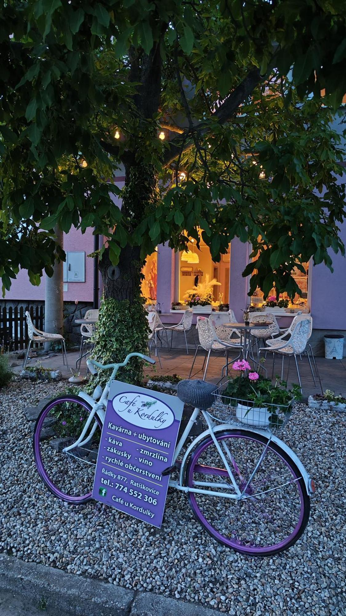 Ratiskovice Apartman Cafe U Kordulky מראה חיצוני תמונה